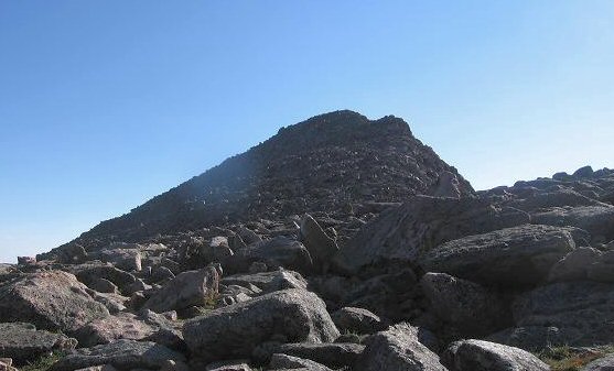 The summit block scrambling - Mt Bierstadt